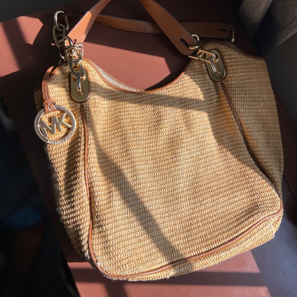 Michael Kors - Picture 2 of 4